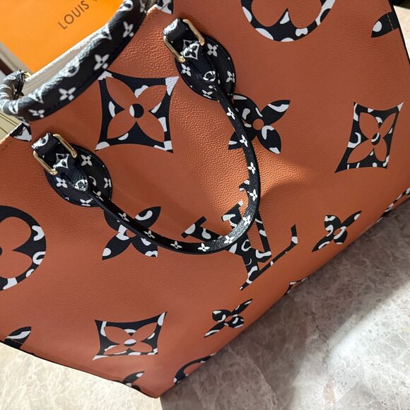 STUNNING XL Fashion Tote with dual straps! - Picture 2 of 9